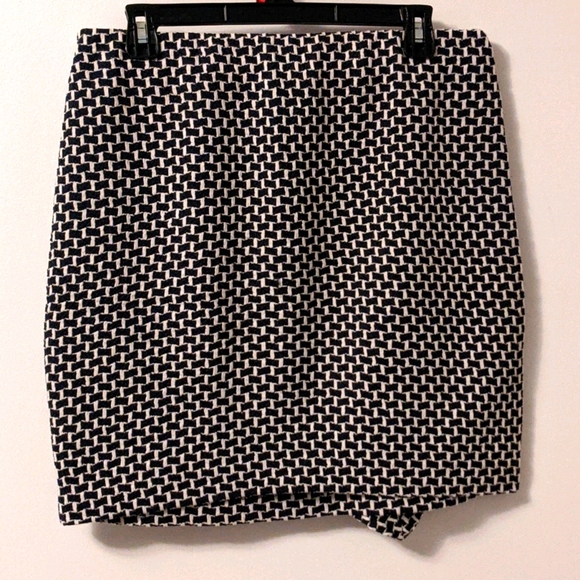 Mini Skirt - Picture 2 of 4